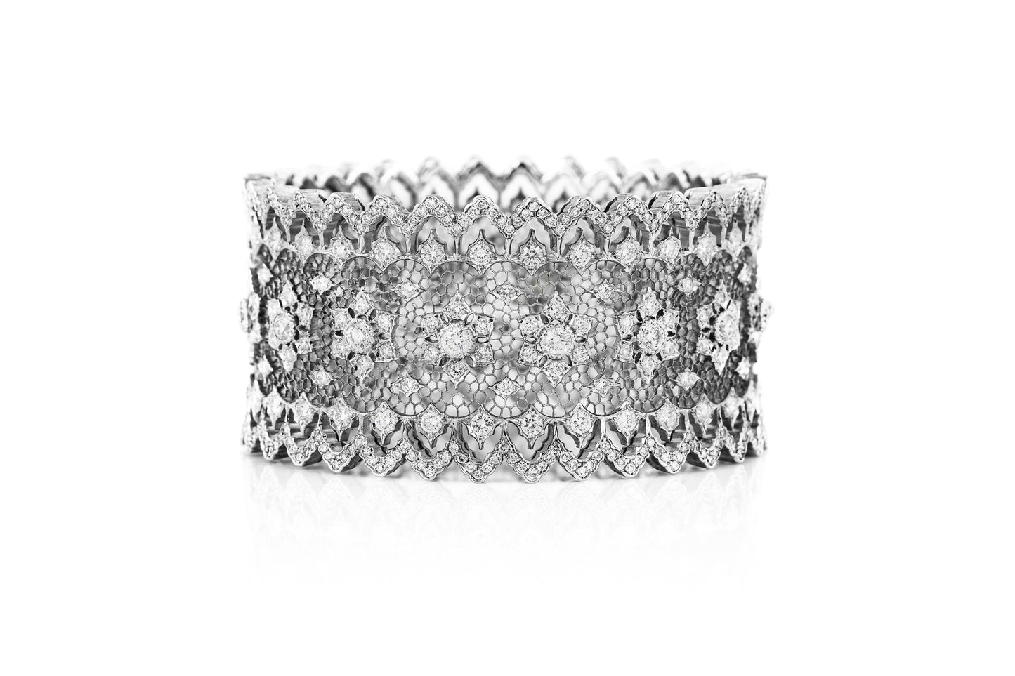 Buccellati 29.00 carat Diamond Lace Cuff Bracelet