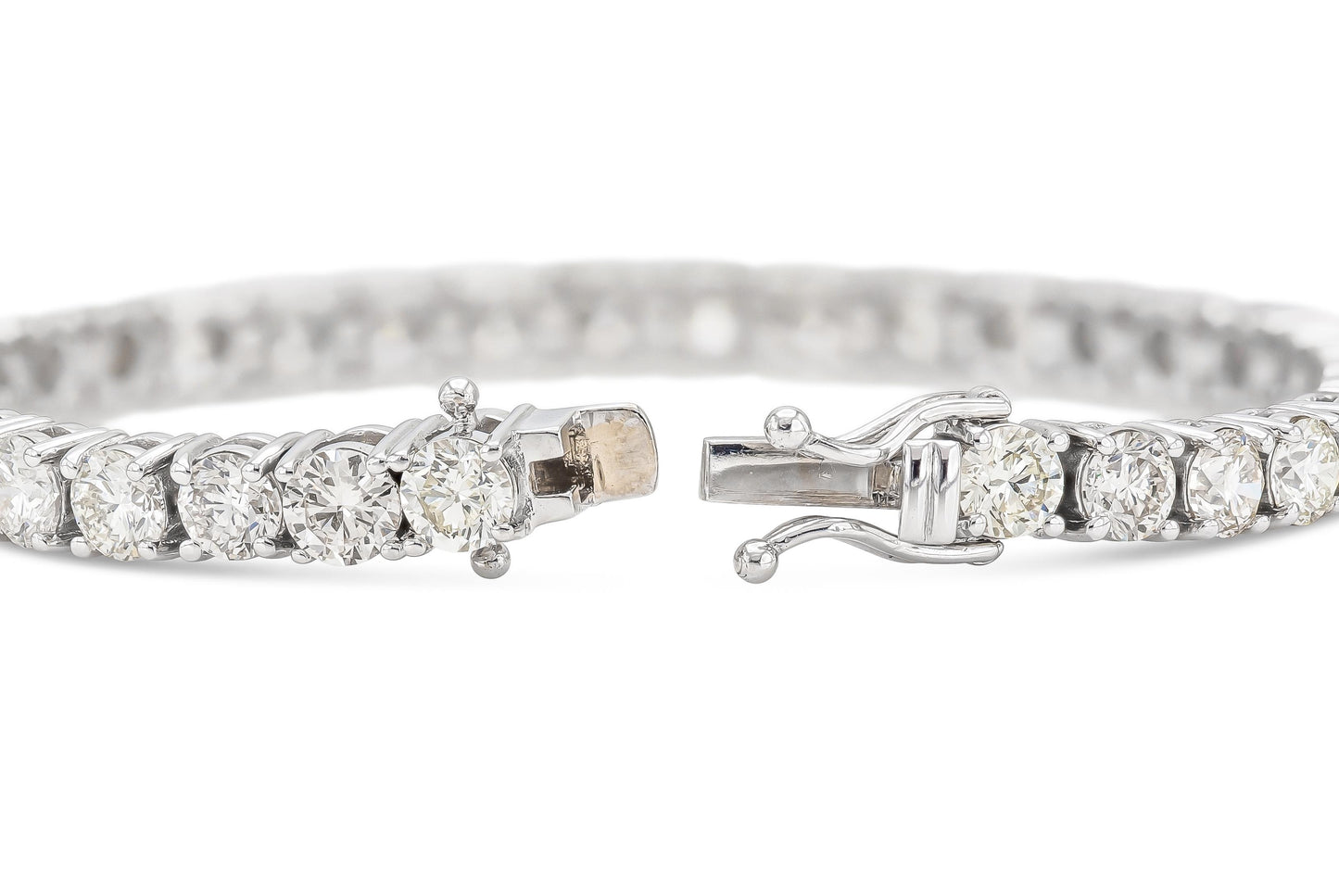 16.67 Carat Round Brilliant Cut Diamond Tennis Bracelet