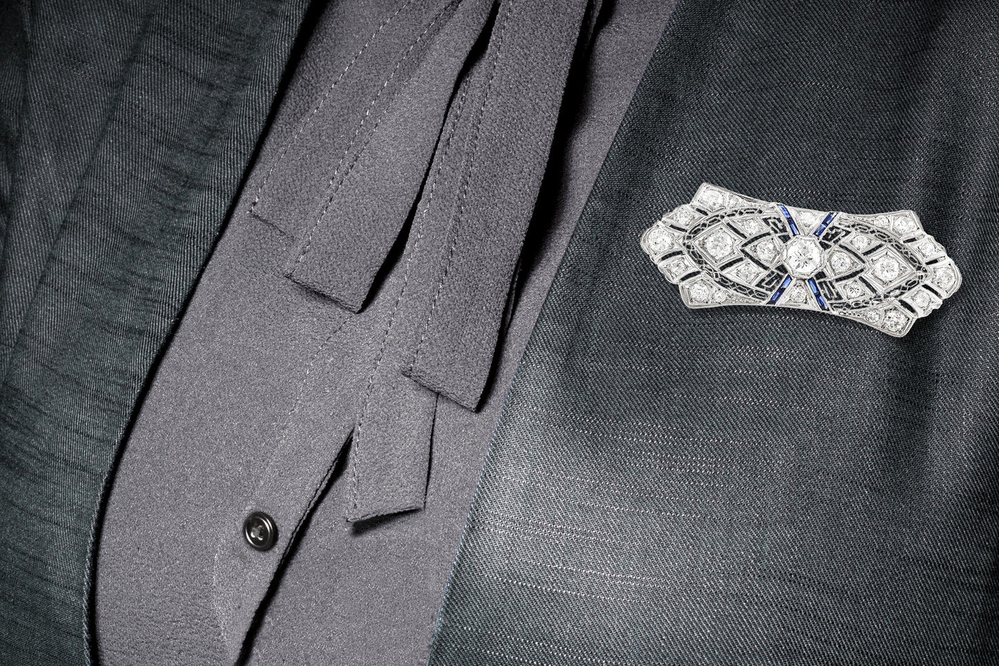 Antique Edwardian 1910s 3.00 Carat Diamond Brooch with Sapphires