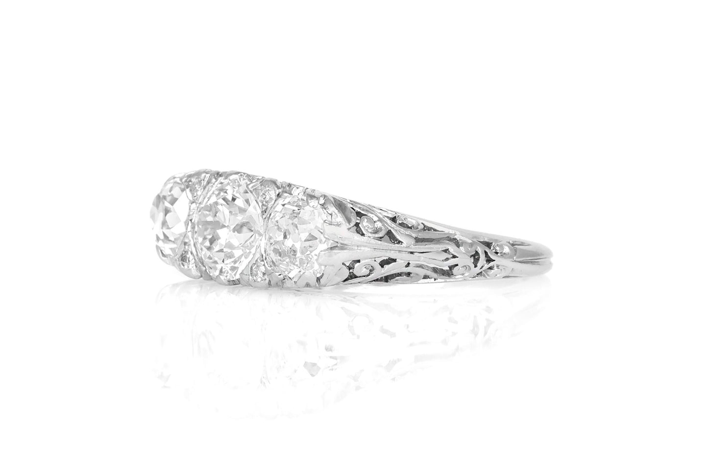 Antique Edwardian 1900s 2.00 Carat Three Stone Diamond Ring