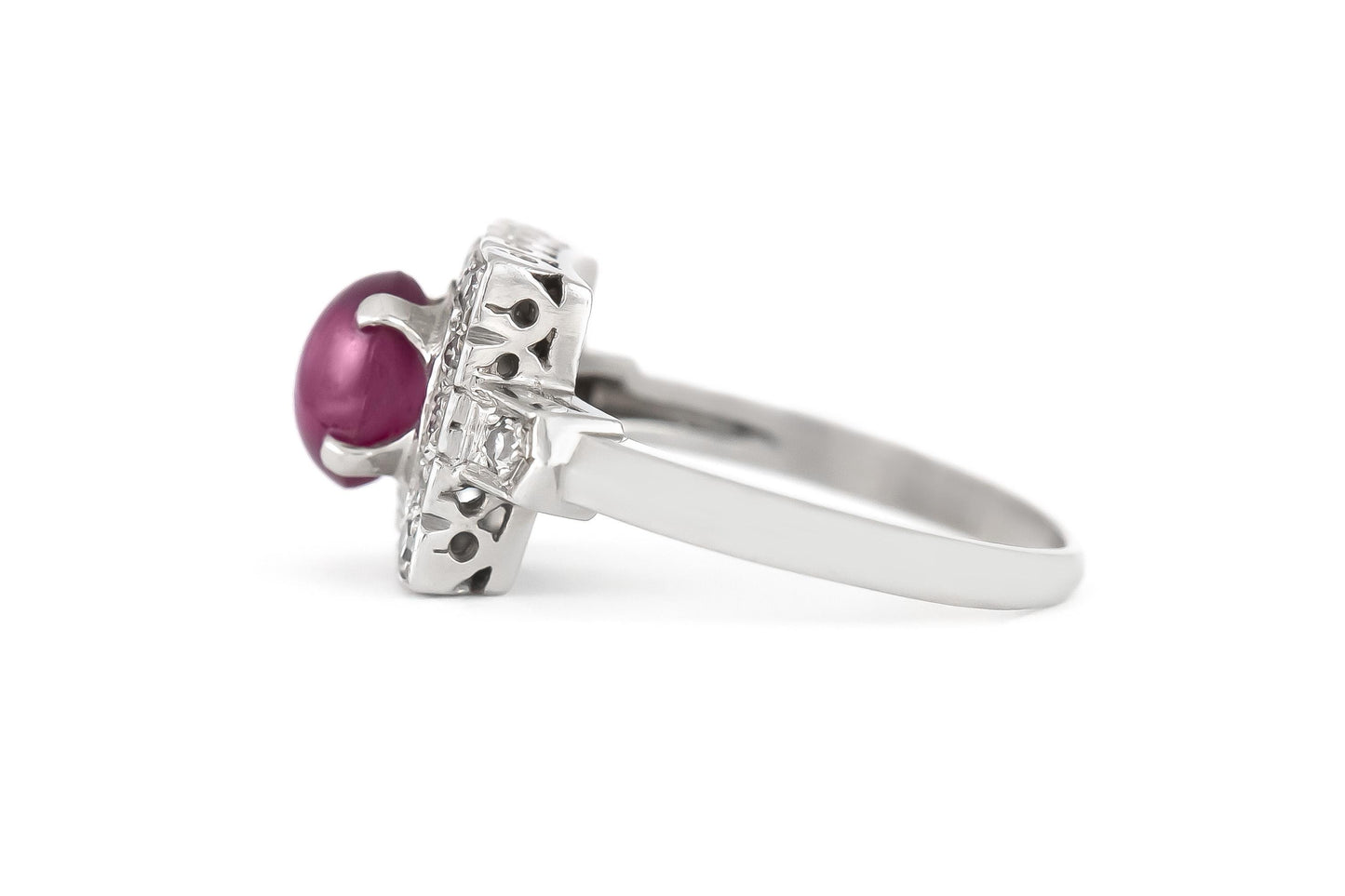 Antique Art Deco 1930s 1.50 Carat Star Ruby Ring with Diamonds