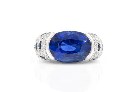 Vintage 1970s Cartier 13.00 Carat Ceylon Sapphire Panthere Ring with Diamonds