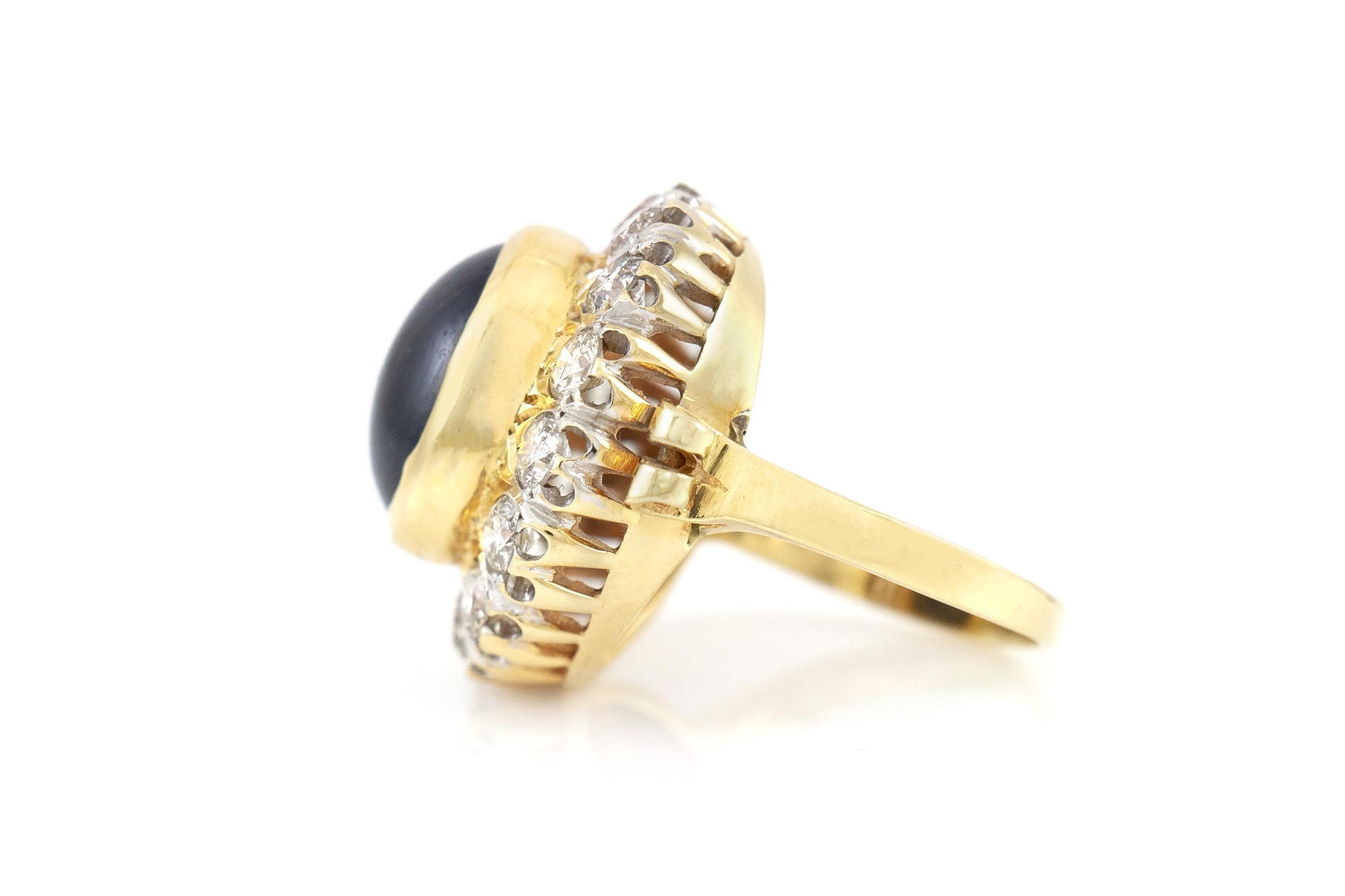 Vintage 1950s 3.00 Carat Cabochon Sapphire and 1.20 Carat Diamonds Ring
