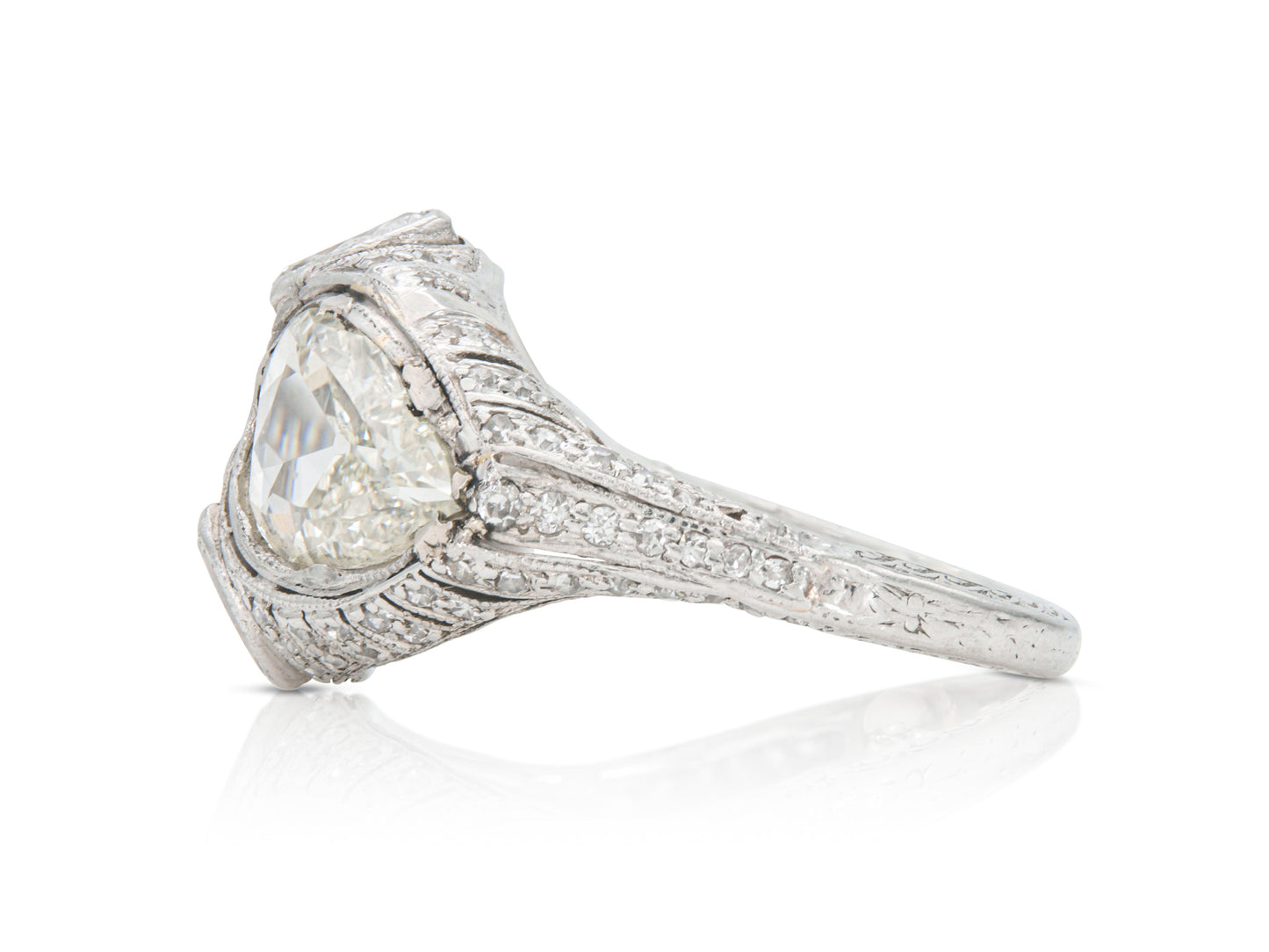 Antique Edwardian 1900s 2.65 Carat Pear-Shaped Diamonds Ring
