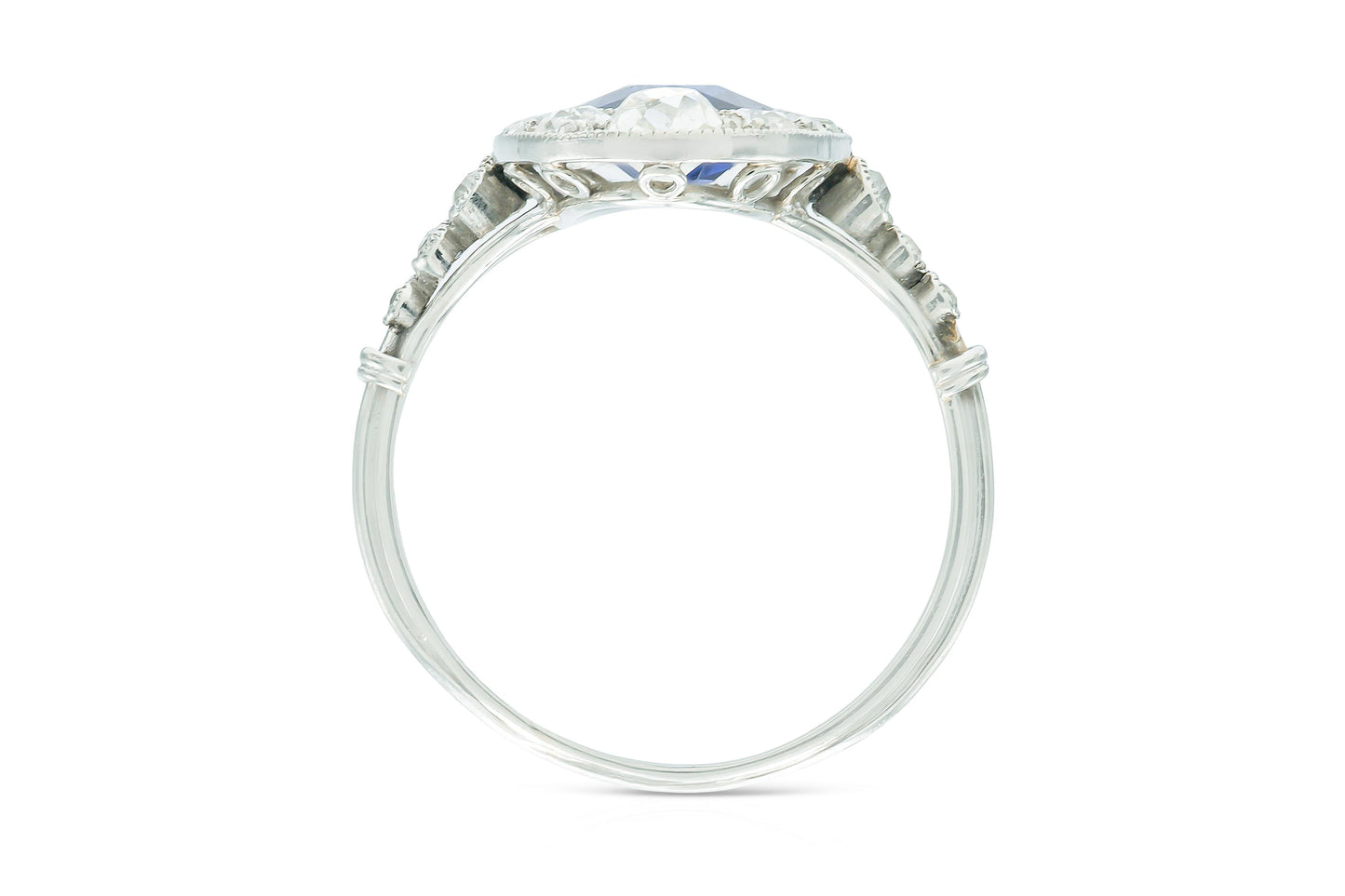 Antique Edwardian 1900s 1.50 Carat Sapphire Dinner Ring with Diamonds