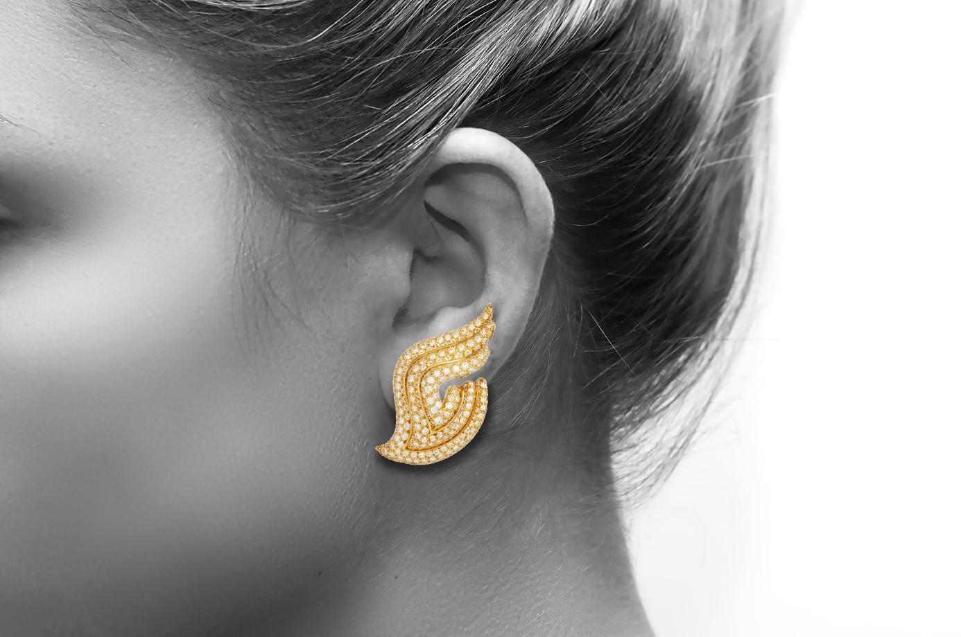 Vintage 1980s Henry Dunay 11.00 Carat Diamond Earrings