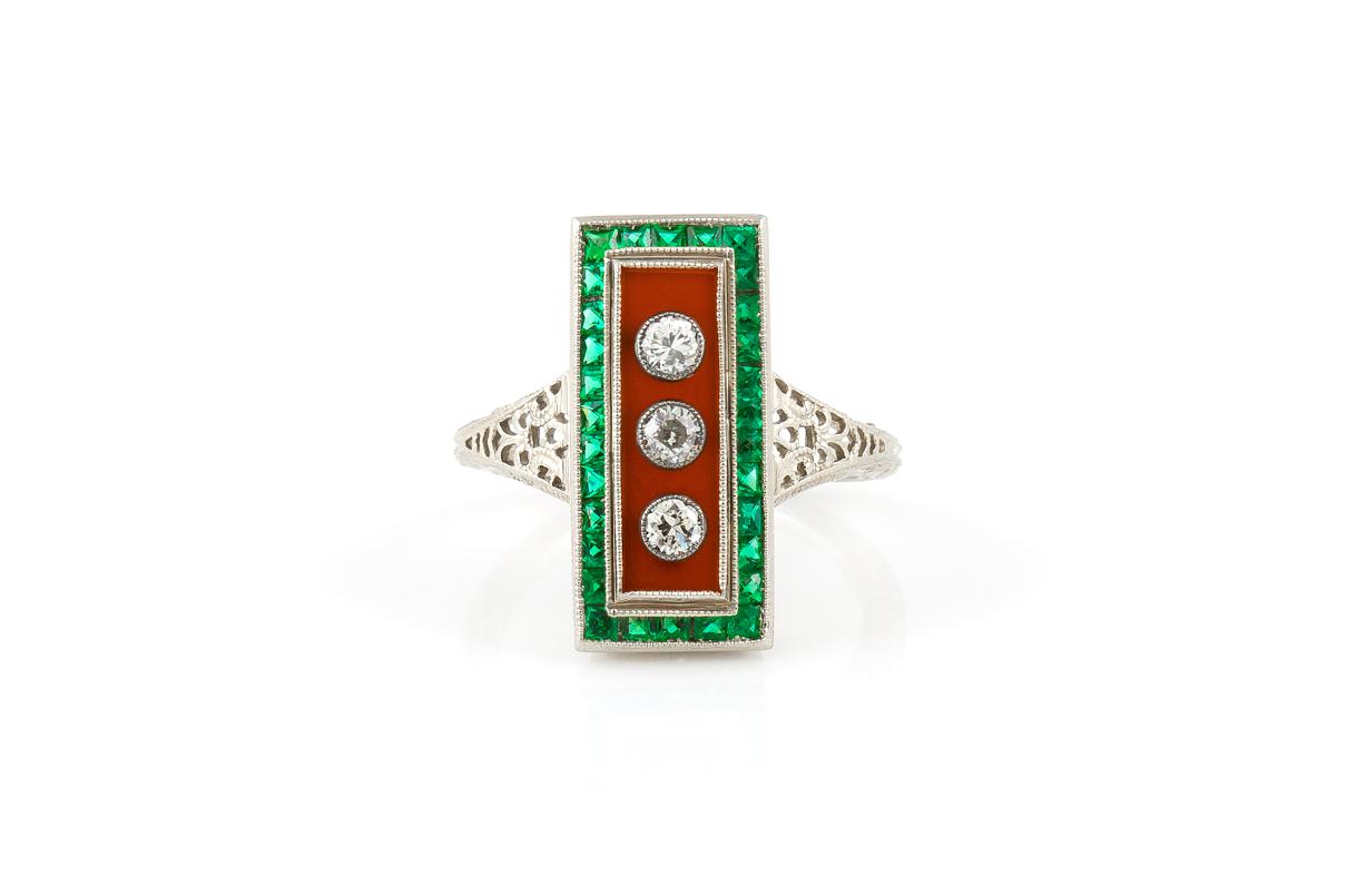 Antique Edwardian 1910s Carnelian and Emerald Dinner Ring with Diamonds