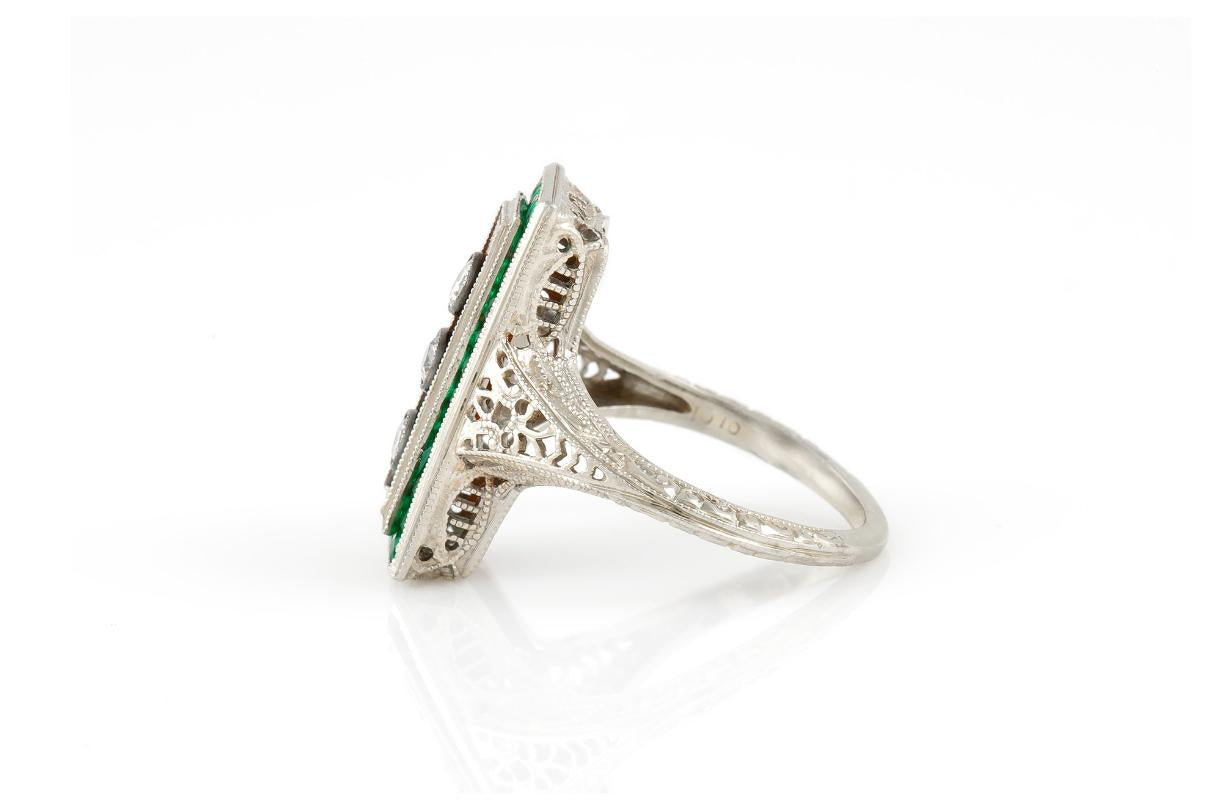 Antique Edwardian 1910s Carnelian and Emerald Dinner Ring with Diamonds