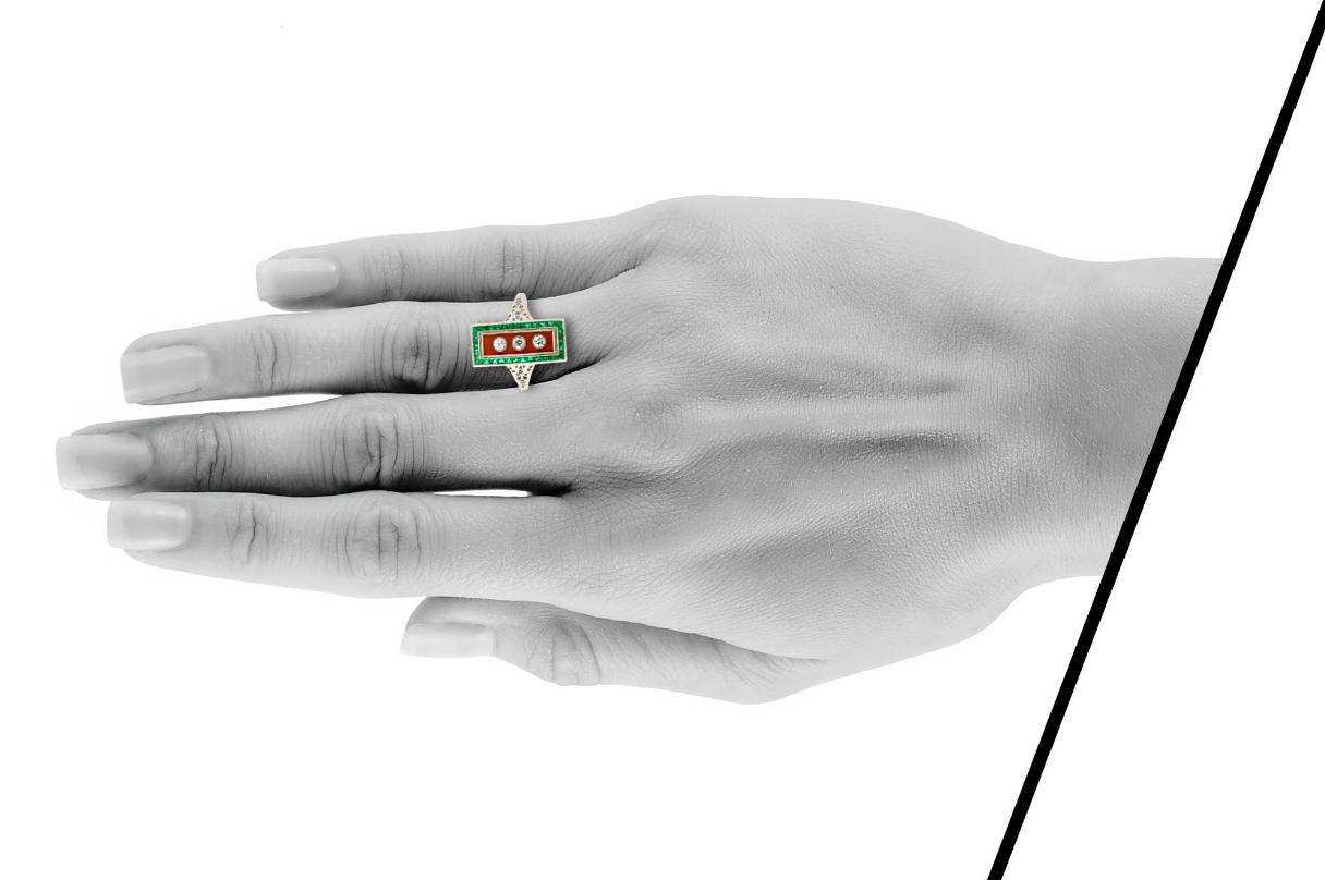 Antique Edwardian 1910s Carnelian and Emerald Dinner Ring with Diamonds