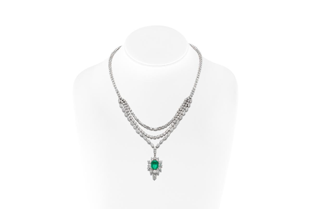 Vintage 1950s 5.00 Carat Emerald and 22.00 Carat Diamond Necklace