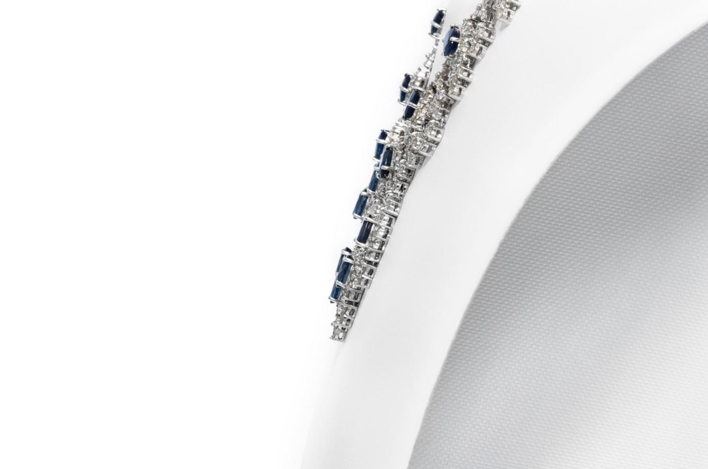 16.58 Carat Sapphire and 16.52 Carat Diamond Necklace