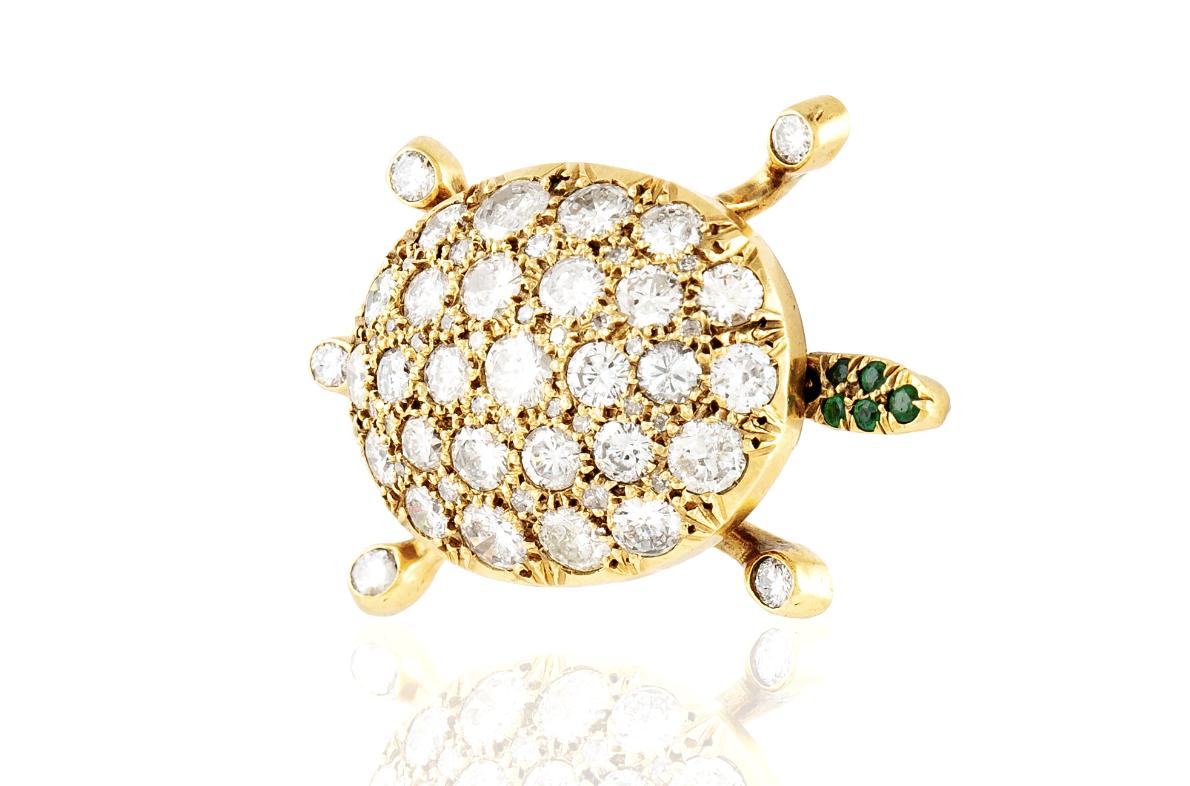 Vintage 1940s Retro 9.00 Carat Diamond Turtle Brooch with Emeralds