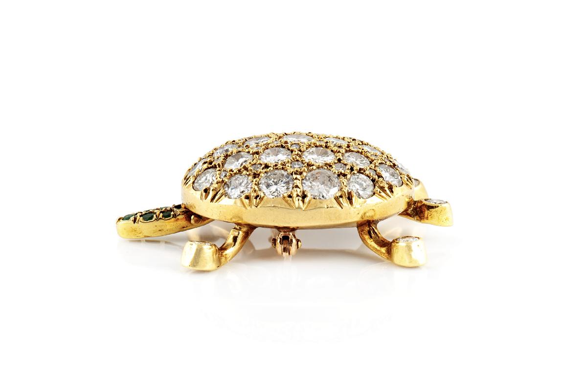 Vintage 1940s Retro 9.00 Carat Diamond Turtle Brooch with Emeralds