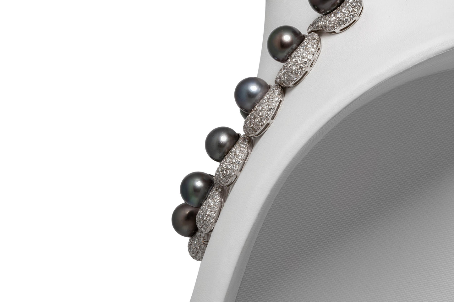 Vintage 1960s Tahitian Pearls Necklace with Diamonds