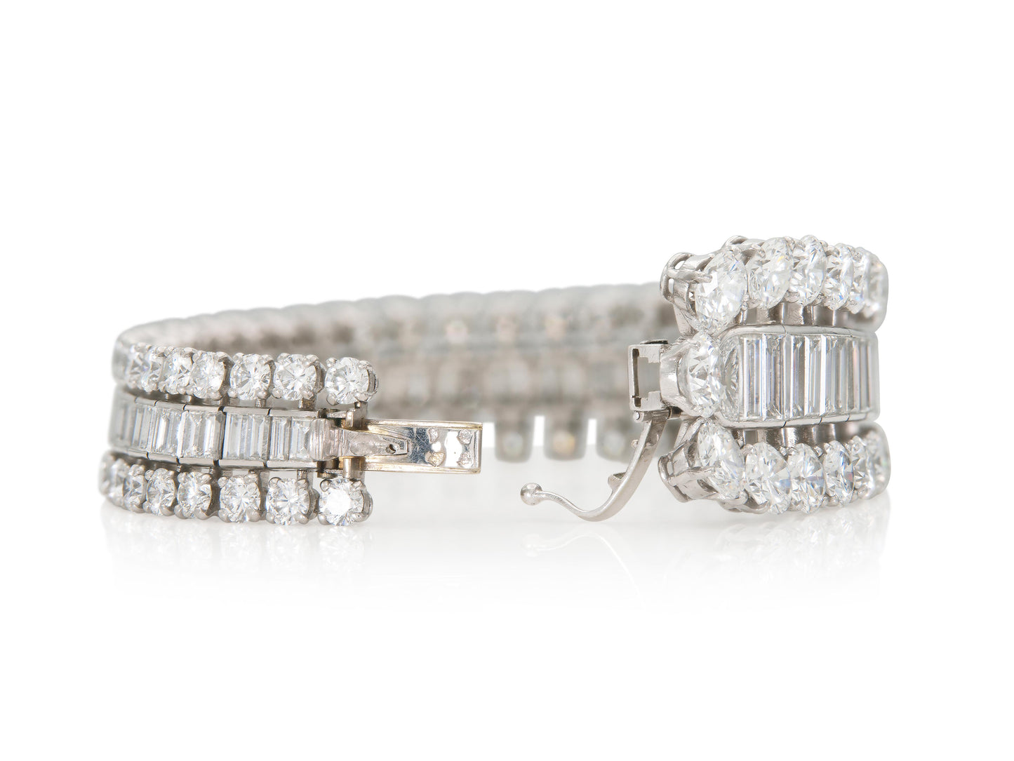 Vintage 1950s Boucheron 57.00 Carat Round and Baguette Diamonds Bracelet