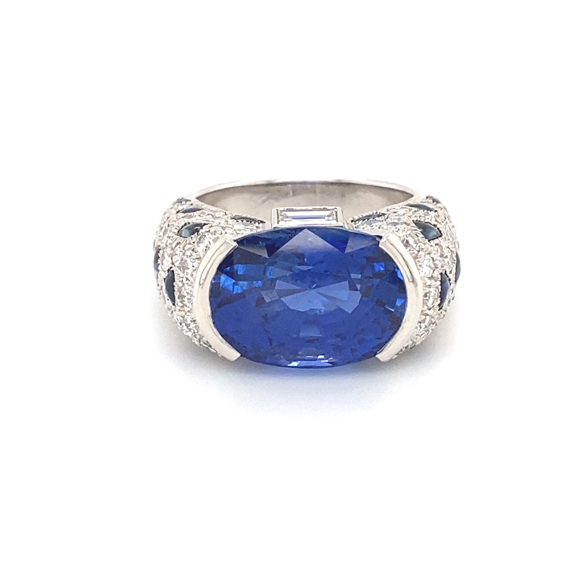 Vintage 1970s Cartier 13.00 Carat Ceylon Sapphire Panthere Ring with Diamonds