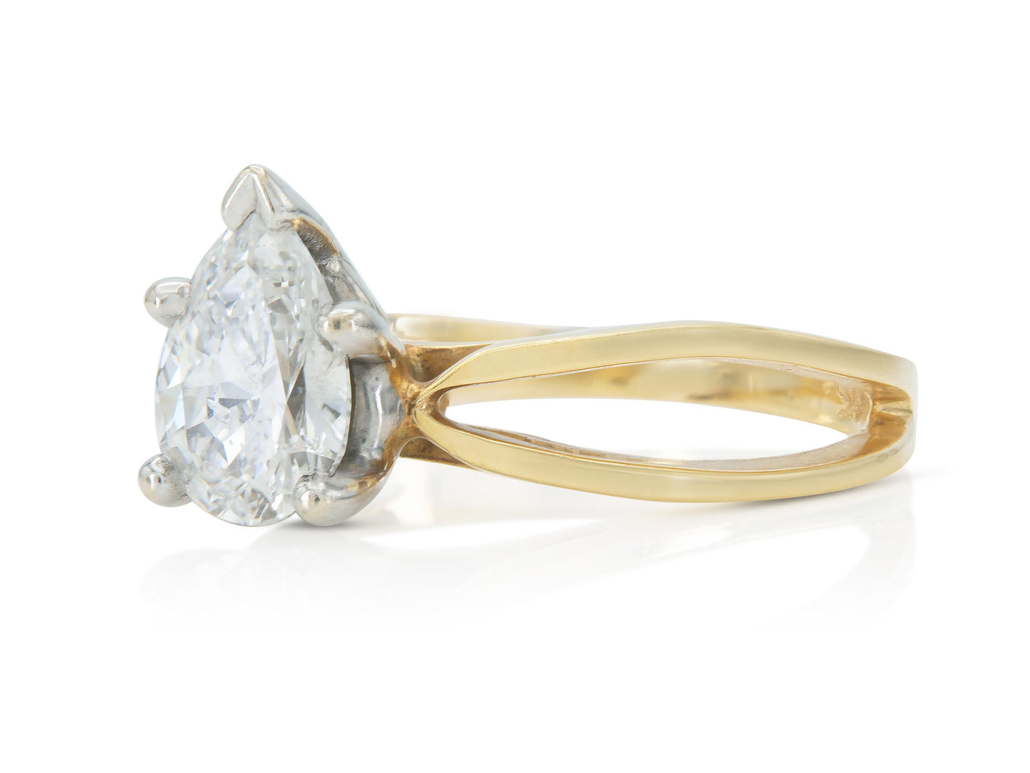 Vintage 1960s 0.87 Carat Pear Shaped Diamond Engagement Ring
