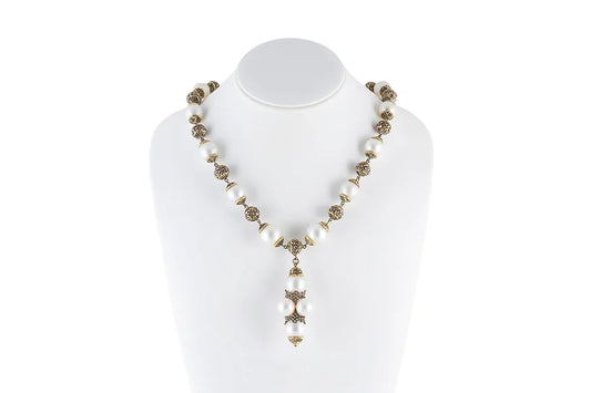 Gold Lockets for Women: A Touch of Luxury in Your Jewelry Collection - Banner