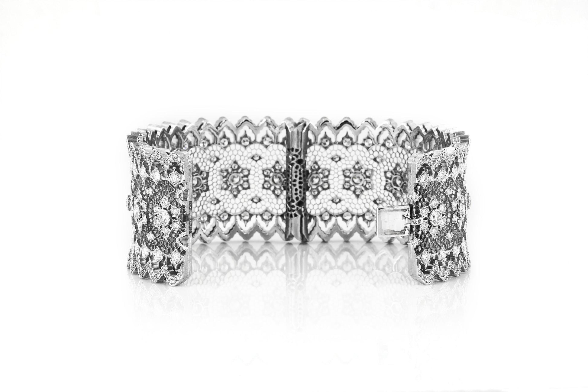 Buccellati 29.00 carat Diamond Lace Cuff Bracelet