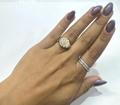 Vintage 1980s 0.28 Carat Round Cut Diamonds Signet Ring