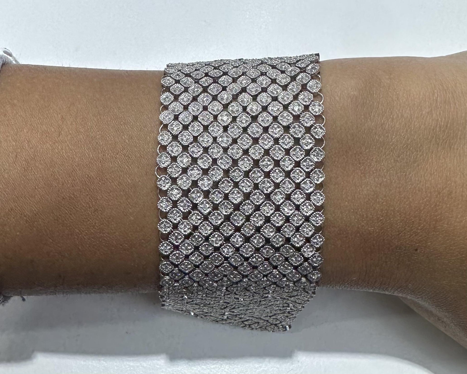 6.35 Carat Round Cut Diamonds Mesh Bracelet