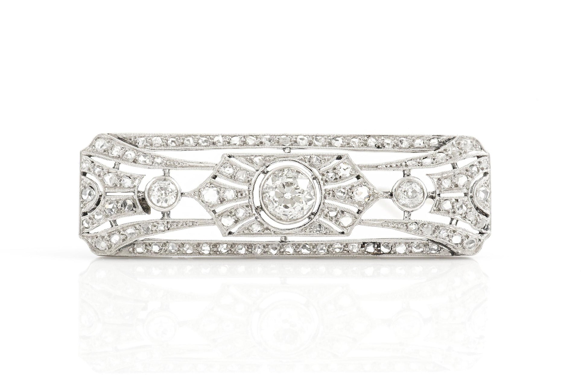 Antique Edwardian 1910s 2.60 Carat Diamond Openwork Brooch