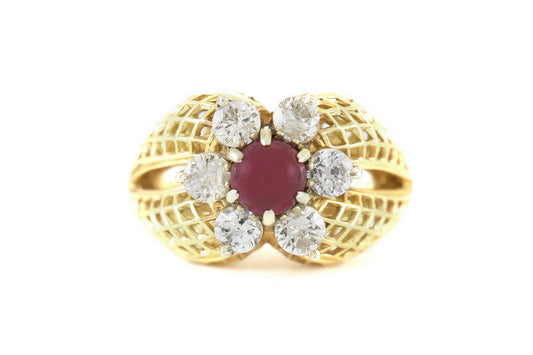 Vintage 1970s 0.50 Carat Cabochon Ruby and 0.69 Carat Diamonds Gold Ring