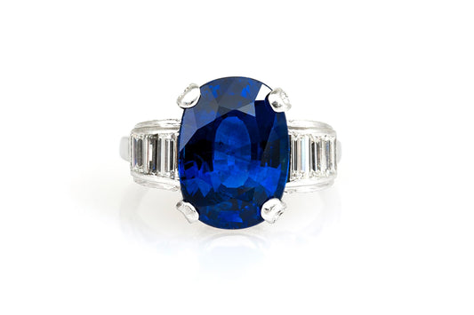 Vintage 1980s 8.16 Carat Sapphire Ring with Diamonds