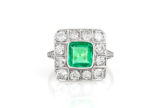 Antique Edwardian 1900s 1.50 Carat Emerald and 1.20 Carat Diamonds Ring