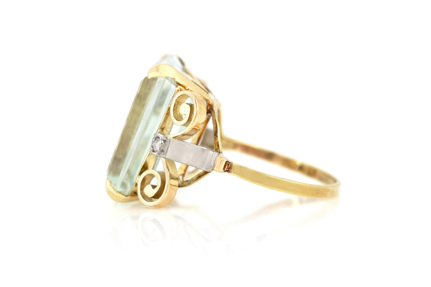 Vintage 1940s Retro 25.00 Carat Emerald Cut Aquamarine Ring