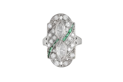 Antique Art Deco 1920s 1.50 Carat Diamond Dinner Ring with Emeralds