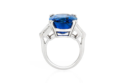 Antique Art Deco 1930s 17.13 Carat Ceylon Sapphire Ring with Diamonds