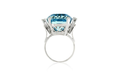 Vintage 1940s Retro 33.00 Carat Aquamarine Cocktail Ring with Diamonds