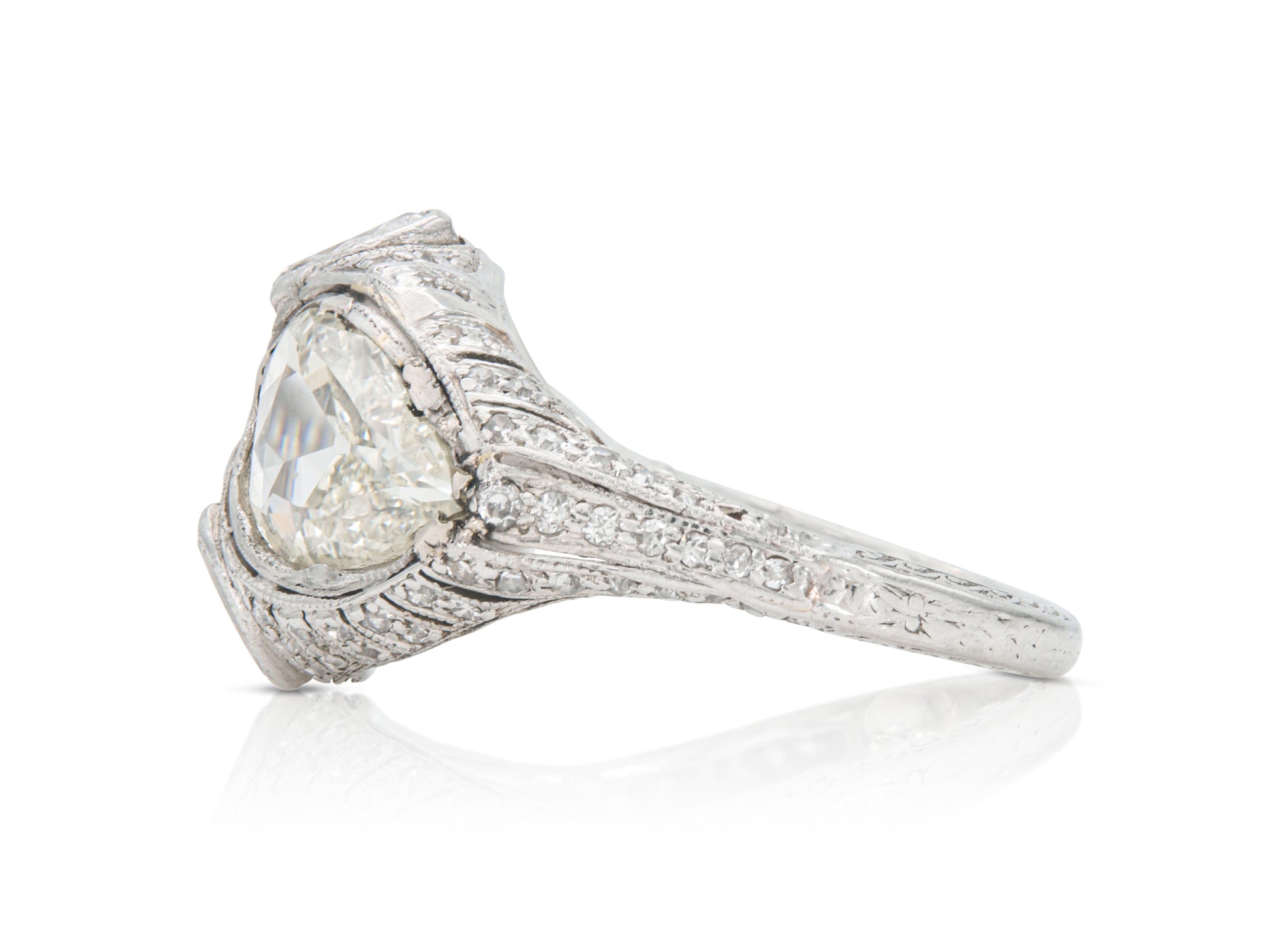 Antique Edwardian 1900s 2.65 Carat Pear-Shaped Diamonds Ring