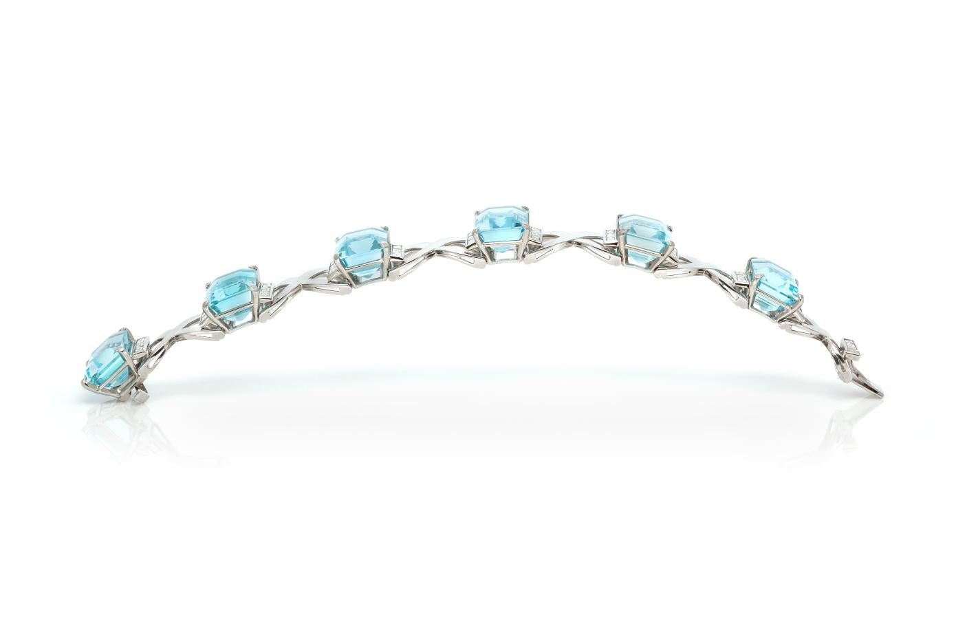 Vintage 1940s Retro 90.00 Carat Emerald Cut Aquamarine Bracelet with Diamonds