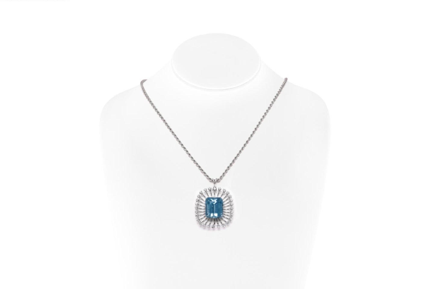 Vintage 1940s Retro Aquamarine Pendant Necklace with Diamonds
