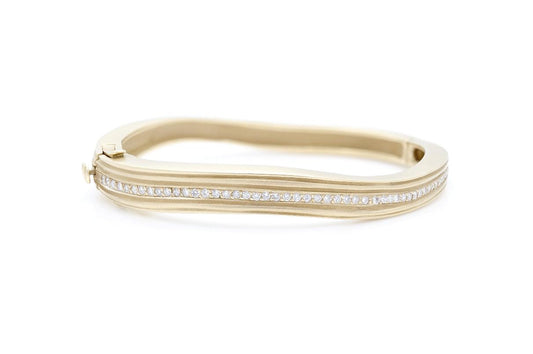 Vintage 1980s Gold Wave Hinged Bangle Bracelet with Diamonds