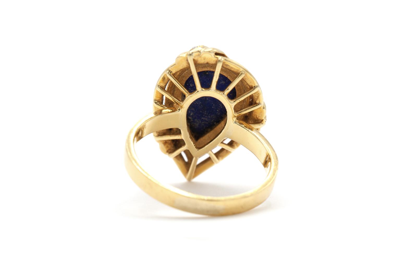 Vintage pear-shaped lapis lazuli gold ring underside view