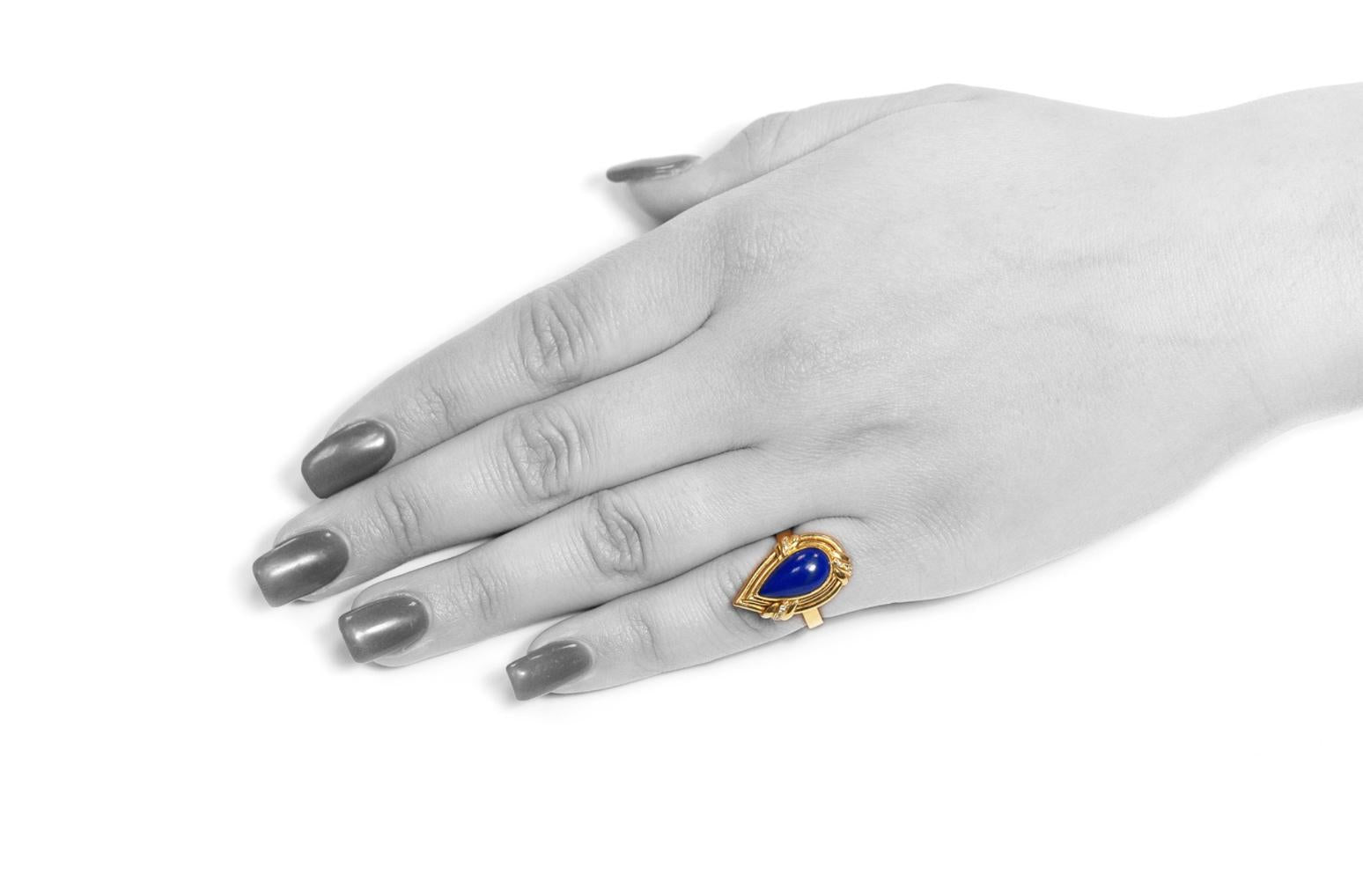 Vintage pear-shaped lapis lazuli gold ring on hand