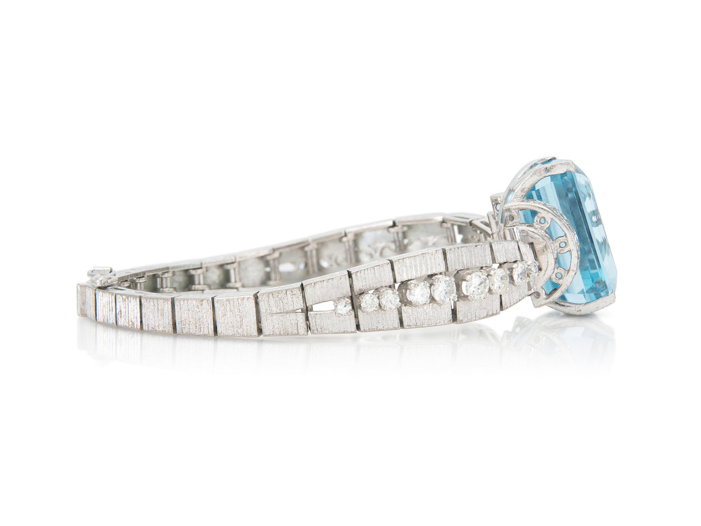 Vintage 1940s Retro 30.00 Carat Aquamarine Bracelet with Diamonds