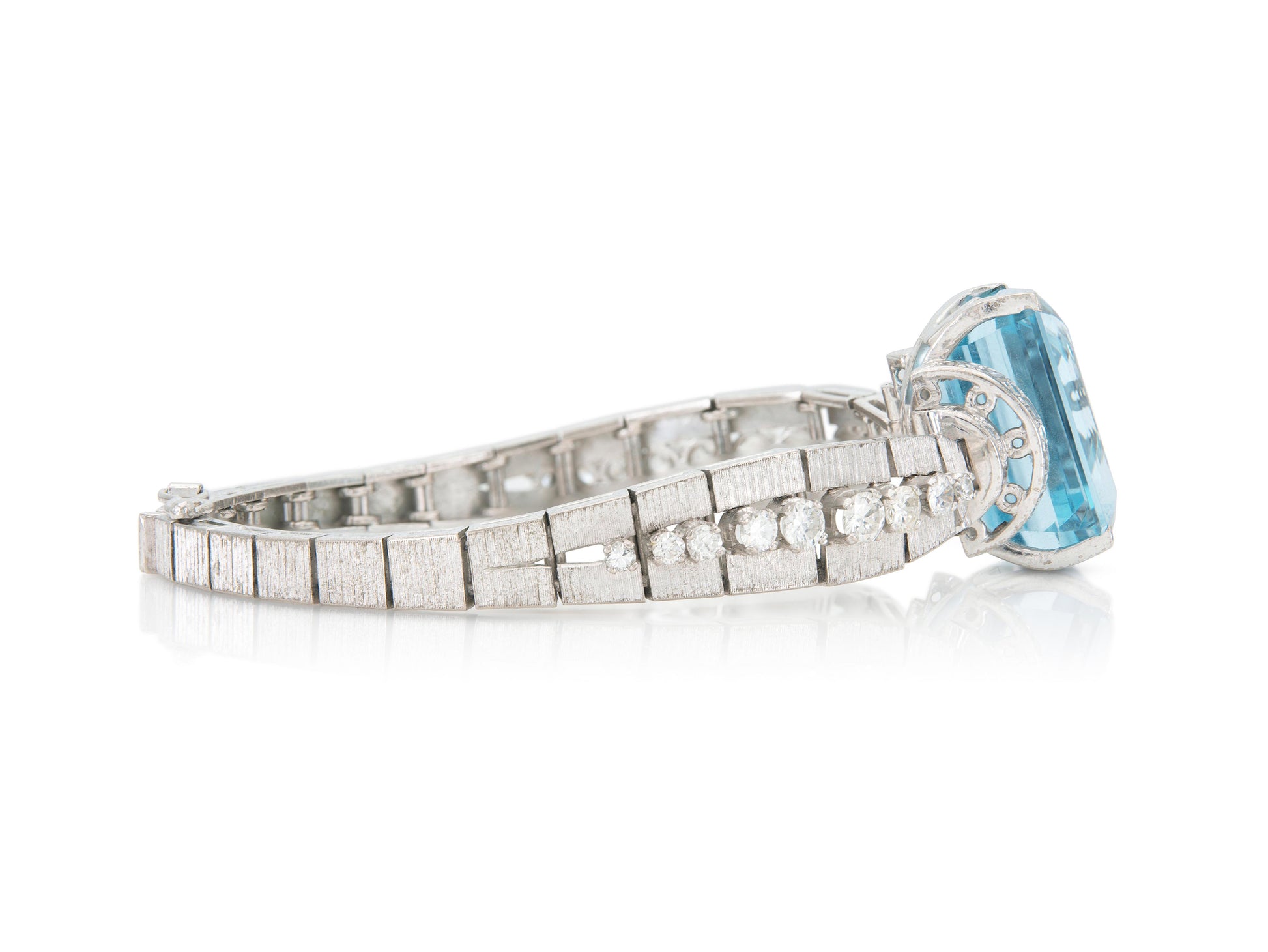 Vintage 1940s Retro 30.00 Carat Aquamarine Bracelet with Diamonds