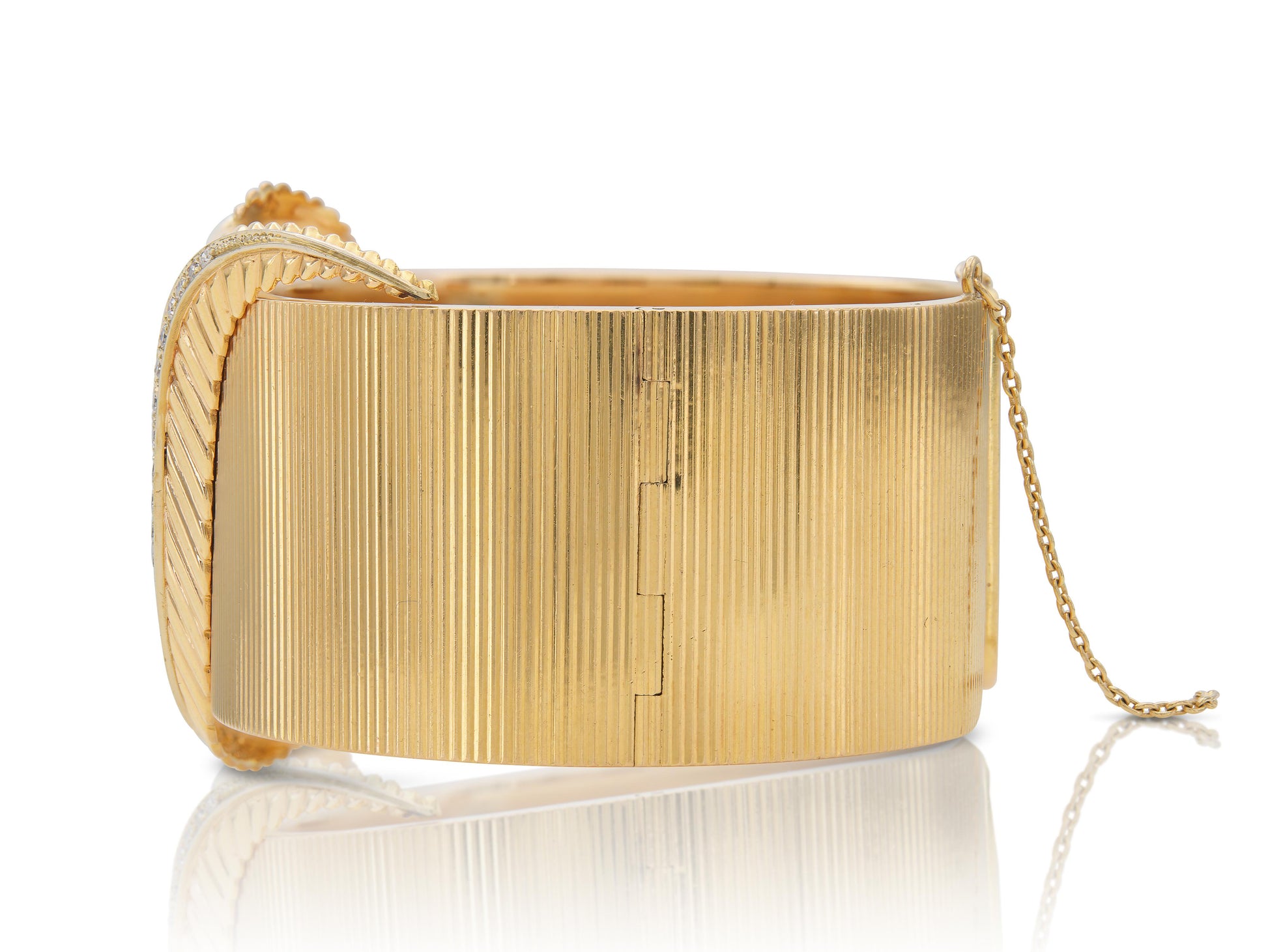 Vintage 1940s Retro Fluted Gold Feather Cuff Bracelet with Diamonds