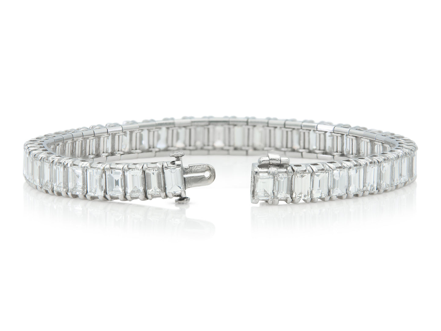Vintage 1940s 22.00 Carat Graduating Baguette Cut Diamond Tennis Bracelet