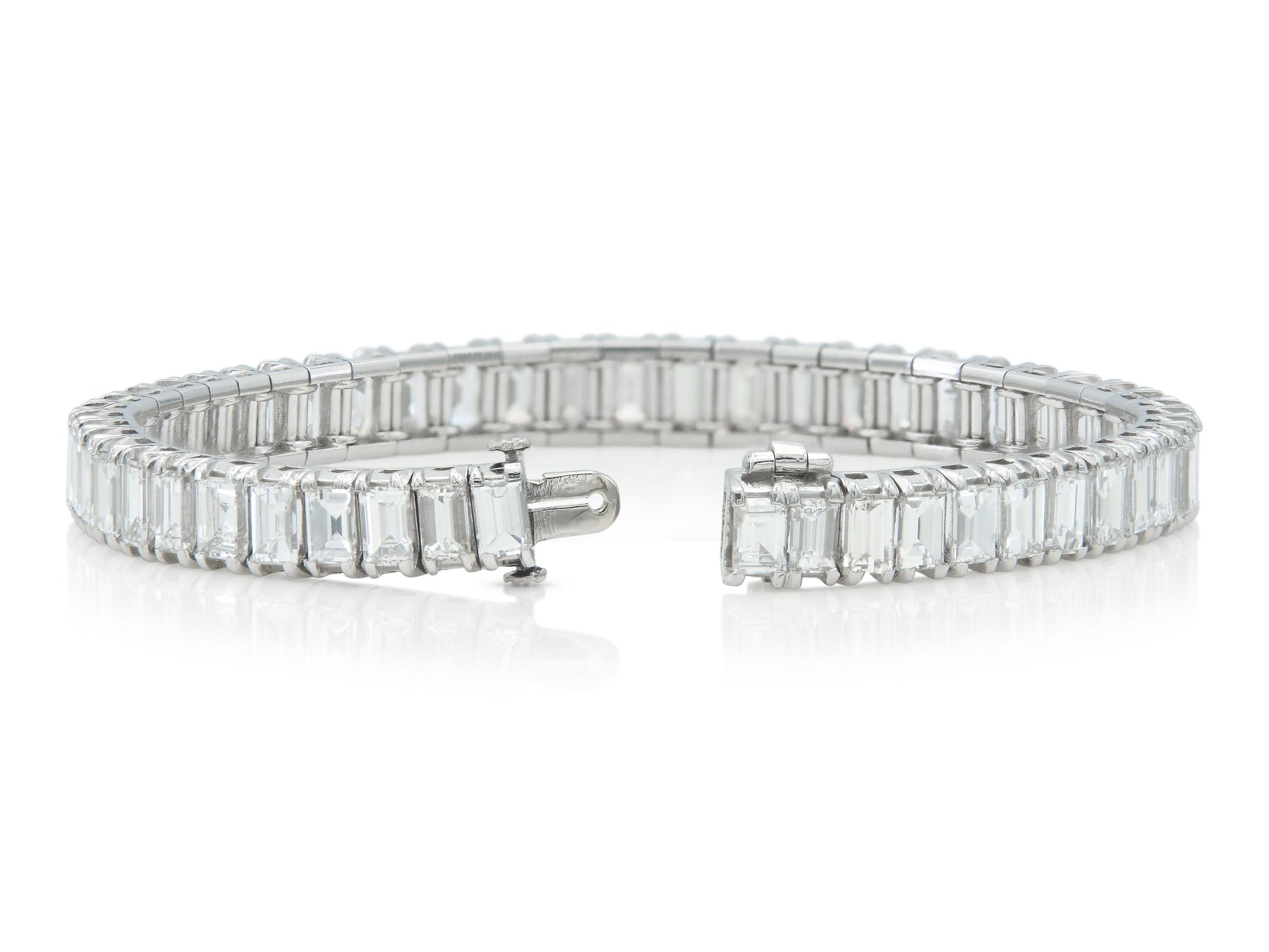 Vintage 1940s 22.00 Carat Graduating Baguette Cut Diamond Tennis Bracelet