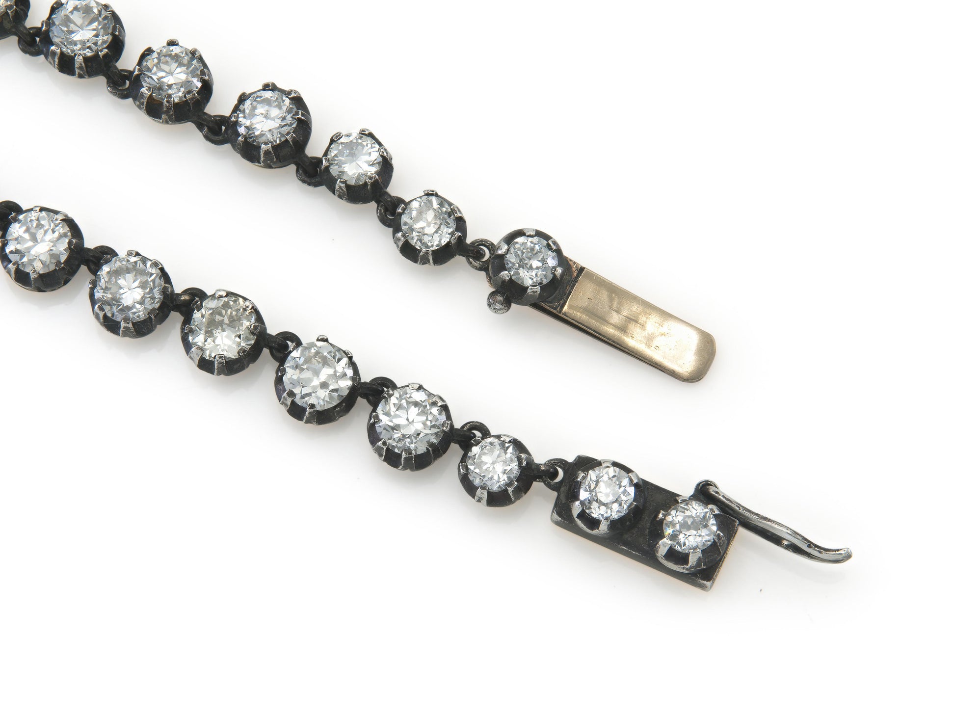 31.40 Carat Old European and Old Mine cut Diamond Riviera Necklace