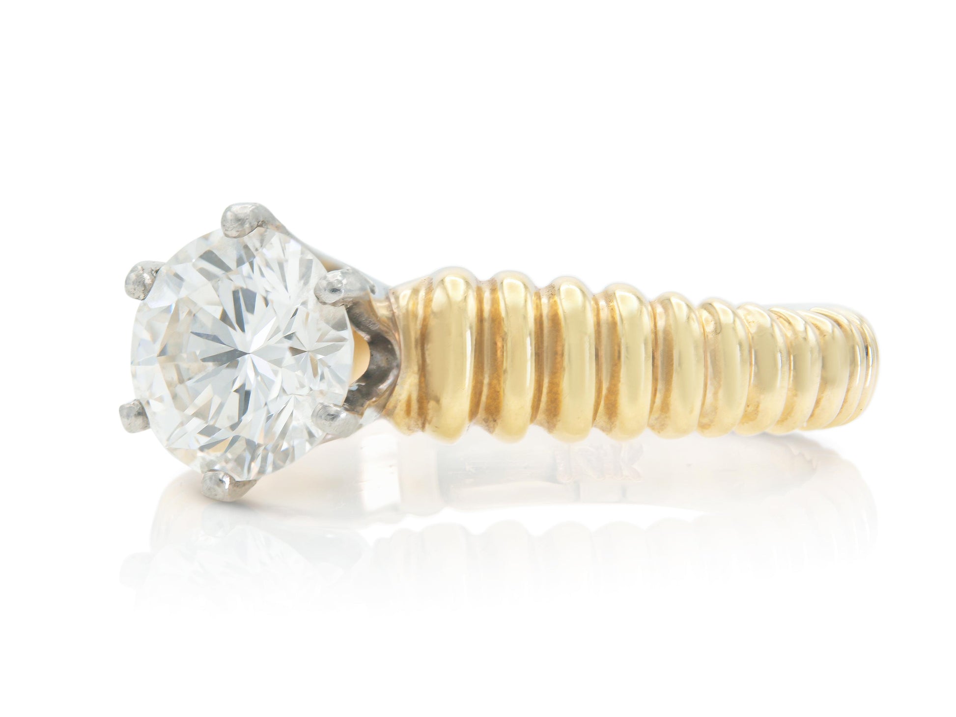Vintage 1970s 1.22 Carat Round Cut Diamond Engagement Ring