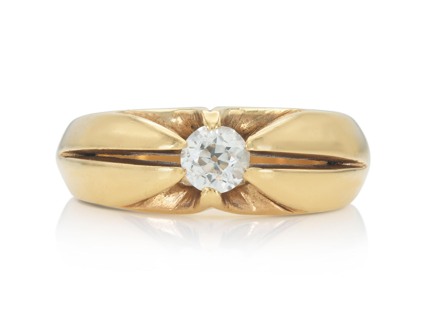 Antique Victorian Gold Ring with a 0.40 Carat Old European cut Diamond