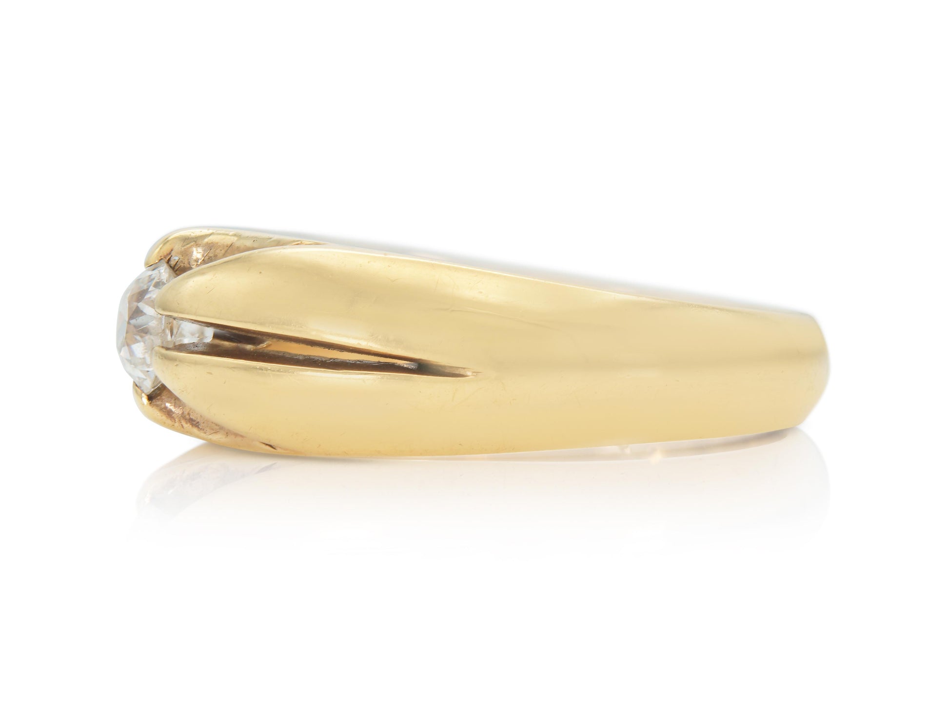 Antique Victorian Gold Ring with a 0.40 Carat Old European cut Diamond