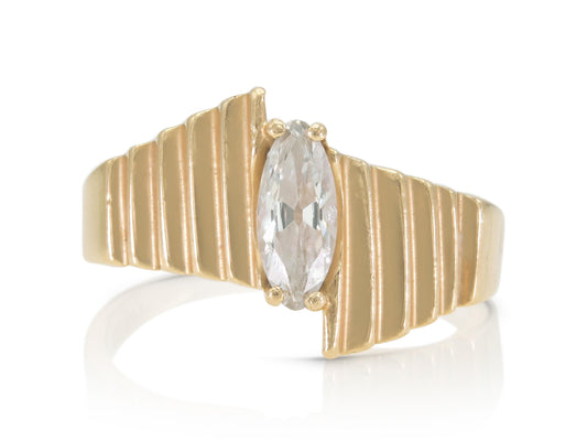 Vintage 1940s Retro 0.50 Carat Marquise Cut Diamond and Gold Ring