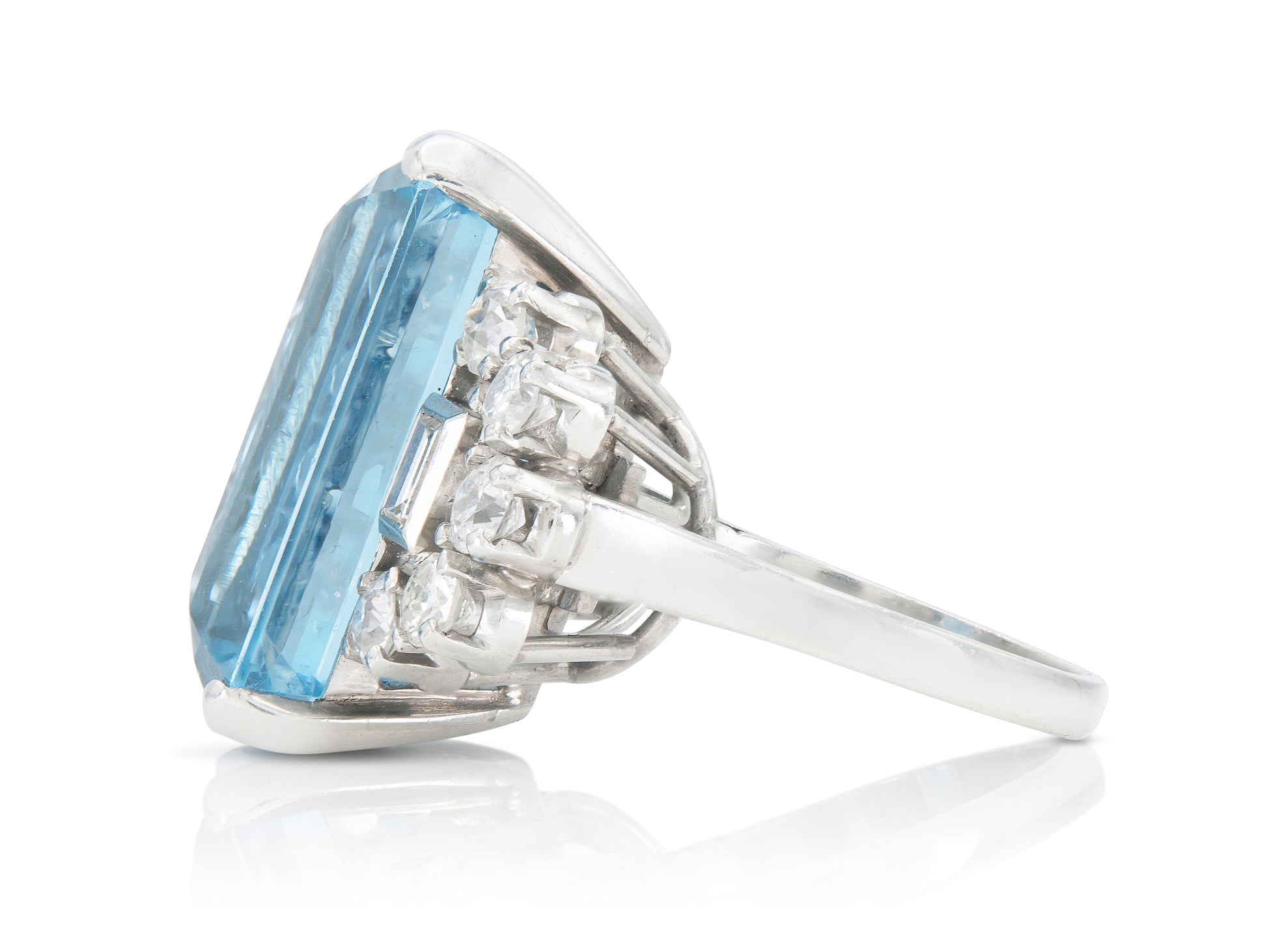 Antique Art Deco 1930s 30.00 Carat Aquamarine Cocktail Ring with Diamonds